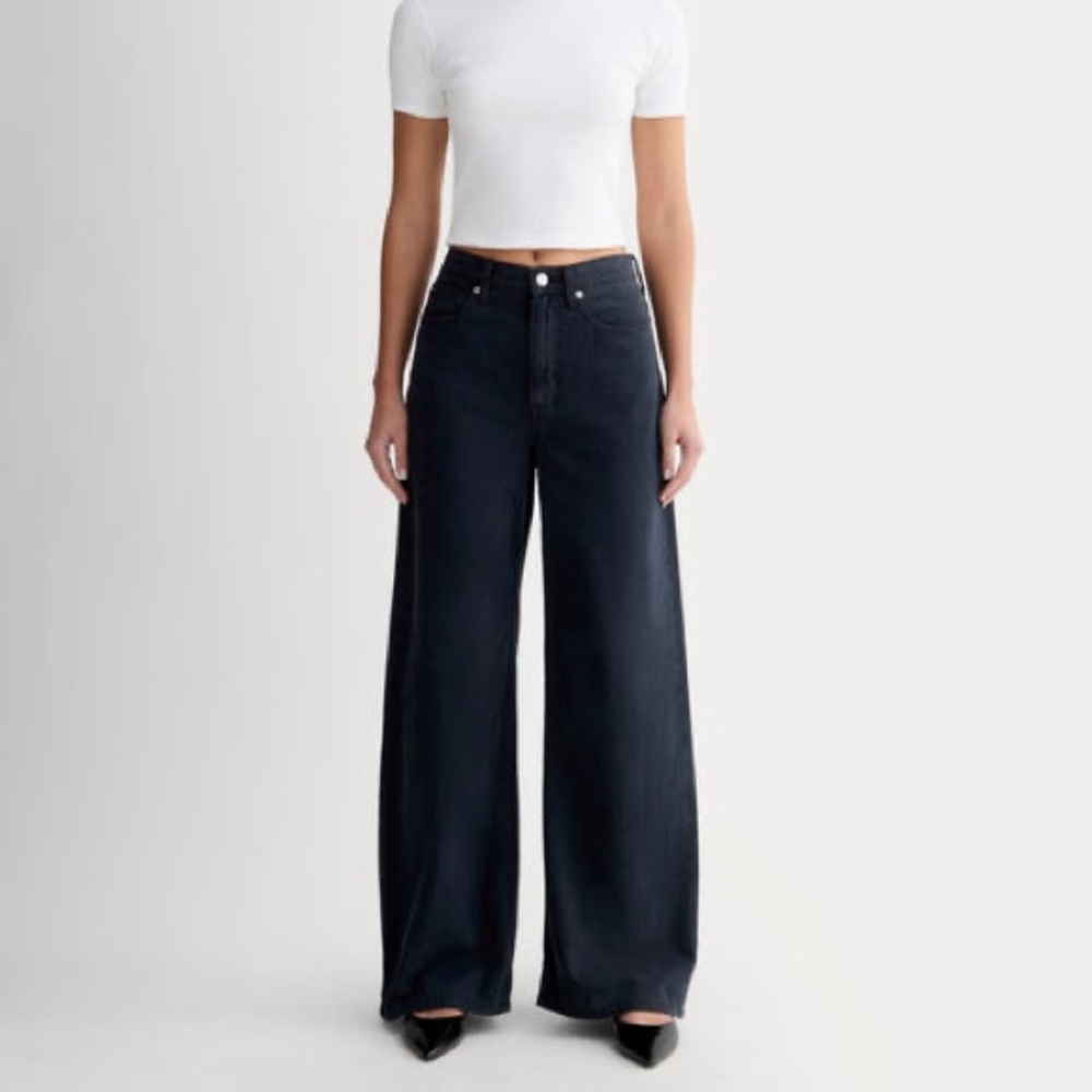 Classic Black Wide-Leg Jeans